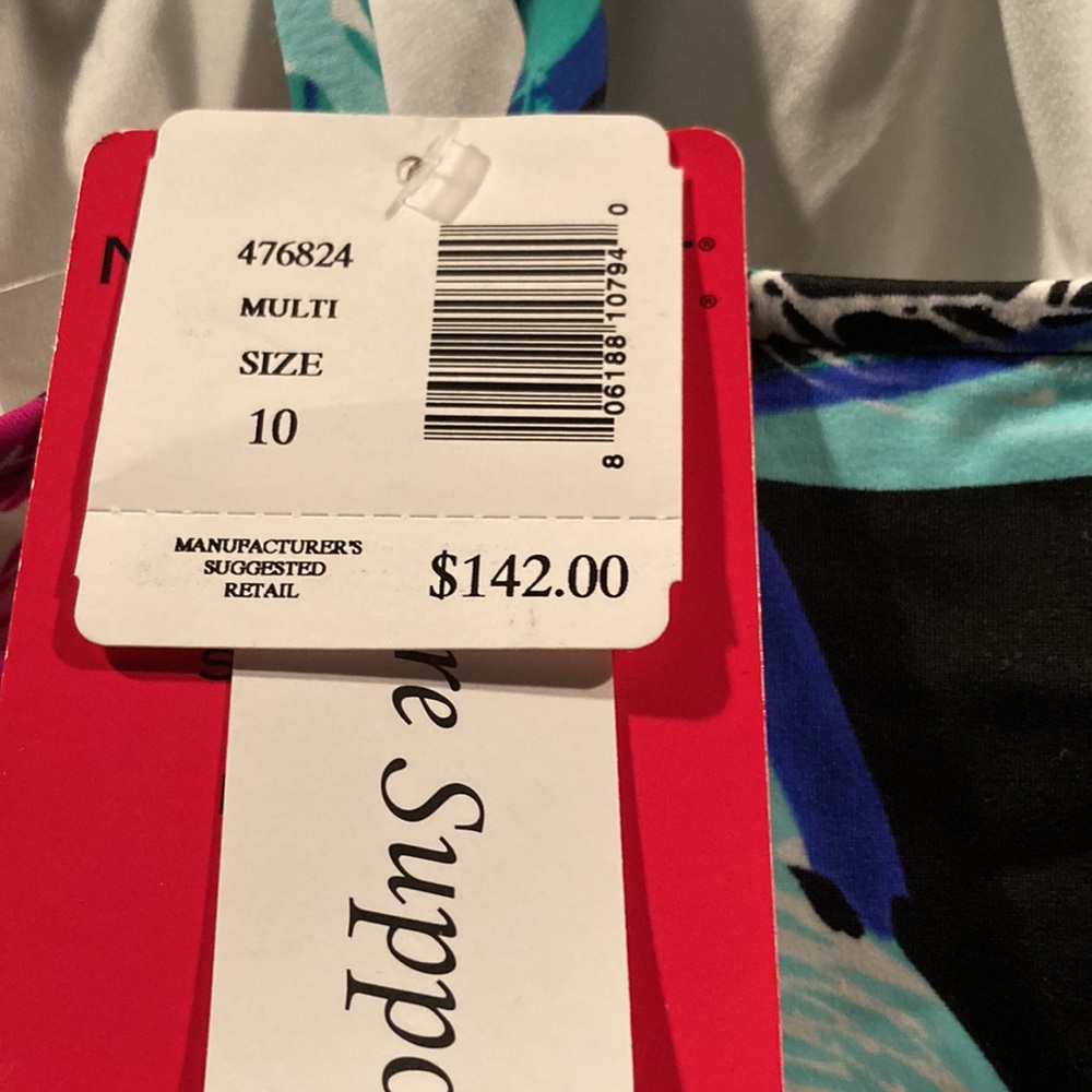 Magicsuit by Miraclesuit Bathing suit. 10 - Picture 7 of 8